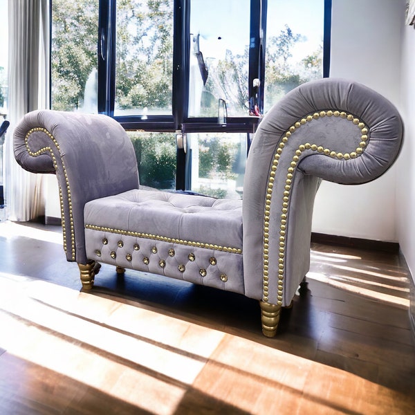 Elegante Chaise Longue Bank in verschiedenen Farben, silberne oder goldene Accessoires. Die Bank ist perfekt für das Wohnzimmer, Zimmer, Büro, Flur