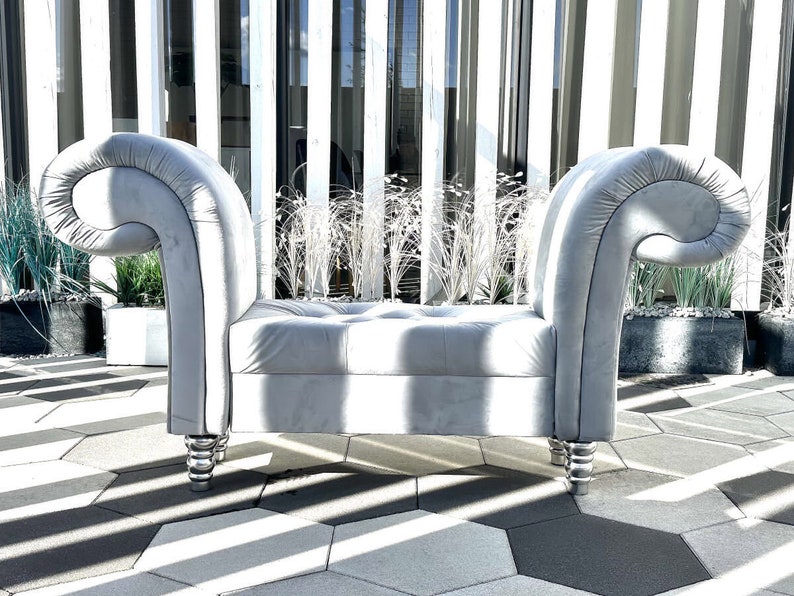 Elegant chaise longue bench in various colors, silver or gold accessories. The bench is perfect for the living room, room, office, hall imagem 5