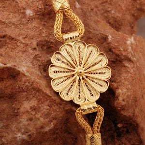Close-up elegant gold-plated silver necklace featuring Turkish craftsmanship