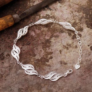 Leaf Bracelet: Midyat Telkari Silver Bangle, 925 Sterling Silver, 16cm