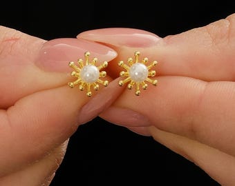 Pearl Sun Mini Earrings: 925 Sterling Silver with Green Gold Rhodium Plating, 9mm