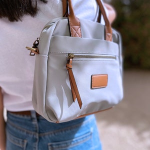 Épaule et sac à main en nylon gris | Grande capacité | Nylon et simili cuir | Sac de tous les jours | Décontracté | Bandoulière | Sac | les poches