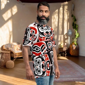 Haida Tlingit Art Men&#39;s All Over T-shirt - Bear Totem Pole & Pacific Northwest Alaskan Native Art Design