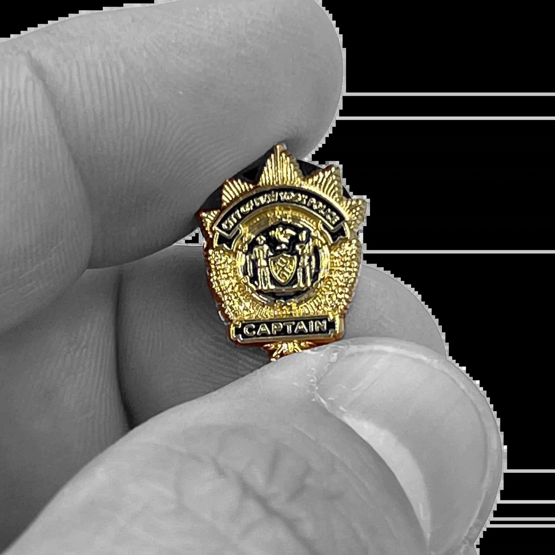 NYPD Captain New York City Police Department Lapel Pin PBX004B P005A