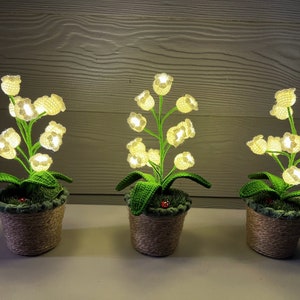 Crochet Handmade Lily Potted Plant Light Lamp Lilies of the Valley Finished Flower Desk Decoration Halloween Flash Night Stand Forever Gift