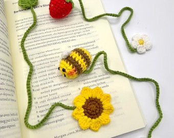Handmade Crochet Bookmark Keychain Funny Flat Page Marker Yarn Reading Accessory Sunflower Strawberry Squashed Rat Frog Gift for Book Lovers