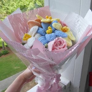 かぎ針編みの花束、手作り、完成品、バラ、ユリ、チューリップ、記念日、誕生日、卒業式、ガールフレンド、母の日、ニットヤーンギフト