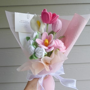 Crochet Blumen Bouquet Handmade, fertiges Produkt, Rose, Lilie, Tulpe, Jahrestag, Geburtstag Freundin Mutter Abschluss für immer Geschenk