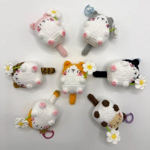 Handmade Crochet Cat Keychain Bag Charm with Flower Amigurumi Kitty Kitten Kawaii Backpack Car Zipper Accessory Gift for Siamese Pet Lover
