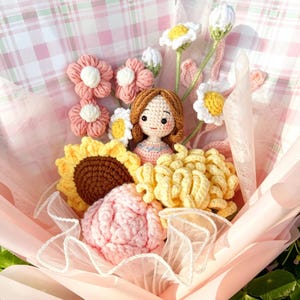 Ramo de flores de ganchillo hecho a mano, producto terminado: Rosa, Tulipán, Cosmos. Regalo ideal para aniversario, cumpleaños, graduación, novia, mamá, Día de la Madre.