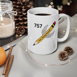 &quot;Boeing 757 die fliegende Bleistift-Kaffee-Tasse ideal für jeden Piloten oder Luftfahrt-Fanatiker zwei Größen-Keramik-Kaffeetassen, 11 Unzen, 15 Unzen&quot;