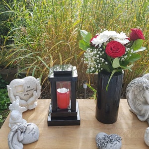 SET square grave lamp granite Swedish black cemetery lamp square modern glass + round vase - same height
