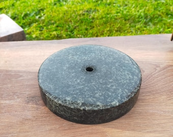 Granit stalowy szary polerowany, czarny, ciemnoszary, okrągły, granitowa podstawa z otworem, podstawa latarni grobowej, lampa grobowa, znicz grobowy, podstawa lampy
