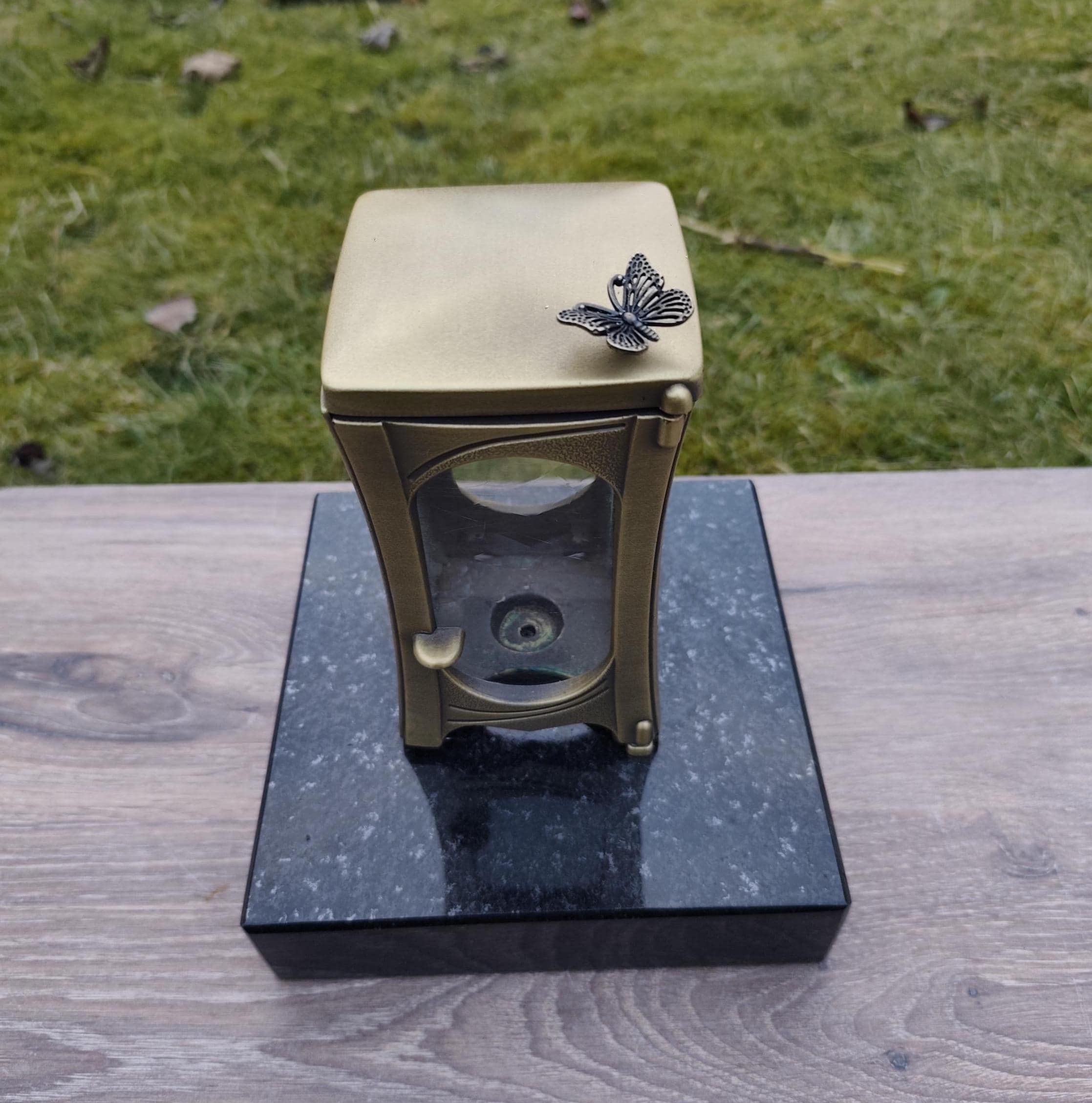 CIYODO Grabsteinhalter Aus Metall – Wetterfest Mit Wasserablauf & Blumenhalter Für Friedhof Und Garten