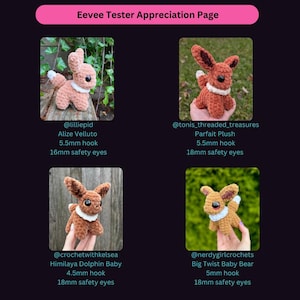 Pu&ograve; includere: Un collage di quattro peluche all'uncinetto di Eevee. Ogni peluche ha pelo marrone e beige, dettagli bianchi e occhi di sicurezza neri. Il testo "Eevee Tester Appreciation Page" &egrave; in alto.