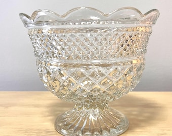 Vtg Wexford-Anchor Hocking Footed Glass Centerpiece Fruit Bowl Diameter 8"