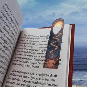 Celestial Bookmark: Aluminum Reading Accessory with Motivational Quote