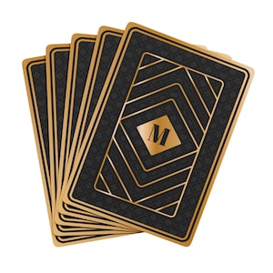 Baralho de pôquer elegante com monograma | Cartas de jogo personalizadas com verso dourado e preto, Ás de espadas ornamentado
