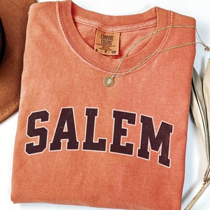 Comfort Colors Halloween Salem Vintage TShirt, Salem Witch Shirt, Fall T-shirt Oversized Fall Shirt, Comfort Colors Fall Shirt, Halloween Te