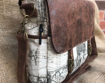 Safari Messenger Bag / Crossbody Bag in Chestnut Brown