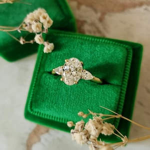14k massief gouden ovale moissaniet verlovingsring: vintage clusteraccent