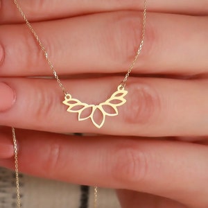 Colar de flor de lótus de ouro maciço 14K, joias com símbolo de meditação de ioga, colar de flores, presente de dia dos namorados, presente de dia das mães