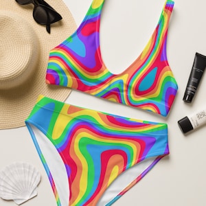 LGBTQ+ High-Waist Bikini | LGBTQ+ Flagge Bikini | Regenbogen Swirl Pride Bikini Set | Pride Parade String-Bikini | Regenbogen Pride Zweiteiler