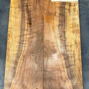 wide grain walnut carve top
