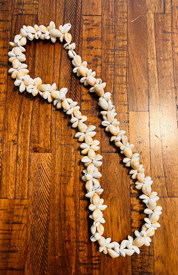 Cowrie Shell Necklace - image 1