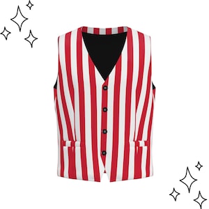 Puede incluir: Un chaleco a rayas rojas y blancas con cuello en V negro y cuatro botones negros. El chaleco tiene dos bolsillos delanteros y es de diseño clásico.