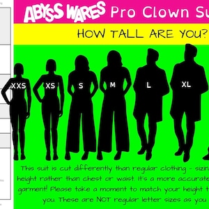 Op de afbeelding: Een maattabel voor Abyss Wares Pro clownspakken met een verticale schaal van 166 cm tot 190 cm en silhouetten gelabeld van XXS tot 3XL. De tekst luidt: Abyss Wares Pro Clown Suit Sizing, How tall are you? en legt de maatvoering op basis van lengte uit.