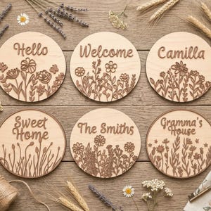 Pakiet powitalny Wildflower w formacie SVG DXF, pliki wycinane laserowo Glowforge, wieszak na drzwi, okrągły wieniec ramowy (pobranie cyfrowe)