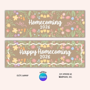 Puede incluir: Dos pancartas rectangulares con fondo color canela y un patrón floral de flores amarillas, rosas y azules con hojas verdes. La pancarta superior dice Homecoming 2026 con lazos rosas. La inferior dice Happy Homecoming 2026 con un borde ondulado.