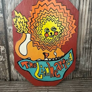 Vintage 70s &quot;The Lionhearted&quot; wooden decoupage plaque