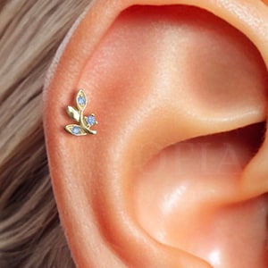 18G Aquamarine Leaf Internally Threaded Labret - Flat back earring - Tragus stud - Helix earring - Helix stud - Conch - Cartilage earring