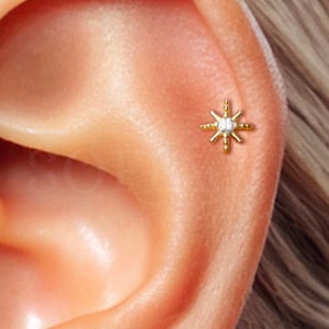 18G Dainty Diamond Star Internally Threaded Labret - Cartilage earrings - Helix Stud - Tragus Stud - Conch Piercing - Flat Back Earring
