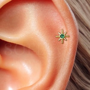 18G sierlijke smaragdgroene ster labret met inwendig schroefdraad - oorbellen kraakbeen - helix stud - tragus stud - conch piercing - platte achterkant oorbel