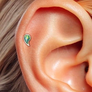 18G Tiny Garden Green Opal Internally Threaded Labret - Cartilage earrings - Helix Stud - Tragus Stud - Conch Piercing - Flat Back Earring