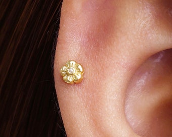 18G Diamond Daisy Flower Internally Threaded Labret - Cartilage Earring - Helix - Tragus Stud - Piercing - Minimalist - Flat Balck Earring