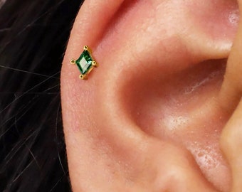 18G Emerald Diamond Internally Threaded Labret - Cartilage Earring - Tragus Stud - Helix - Conch - Minimalist - Flat Back Earring