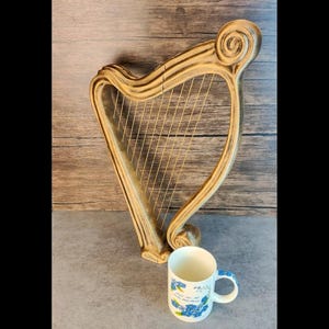 STL Golden Dread Trove Harfe 3D-Druckdatei Buchliebhaber Fan Art Cosplay Hexenrequisite