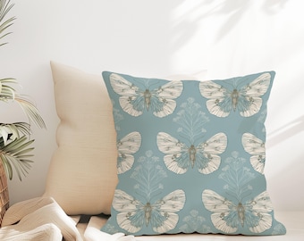 Coussin botanique papillon bleu clair, coussin ferme côtière, décoration minimaliste nature