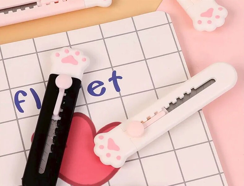 Kawaii Cute Cat Mini Paw Box Cutter, Retractable Safety Tool