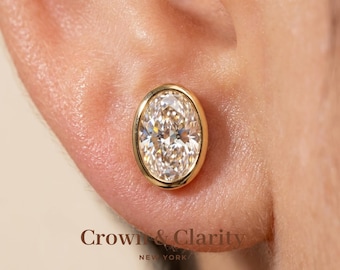 Pendientes de botón con bisel de diamante sintético de talla ovalada, certificados por IGI, cierre de rosca de oro macizo, hechos a mano en Nueva York, joyería fina minimalista, regalo para ella.