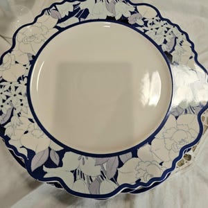 Anthropologie Dinner Plates Floral Blue and White Stoneware Scalloped Edges Set4 image 6