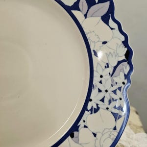 Anthropologie Dinner Plates Floral Blue and White Stoneware Scalloped Edges Set4 image 4