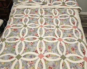 Vintage Floral Summer Quilt Handmade Double Wedding Ring Scalloped Edges
