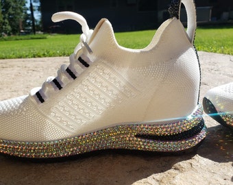 Nuove scarpe con strass personalizzate, sneakers con zeppa bassa in pietra lavorata a mano, con cristalli aurora boreale bianchi e neri scintillanti