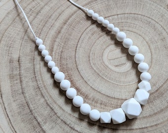 100% white silicone breastfeeding necklace