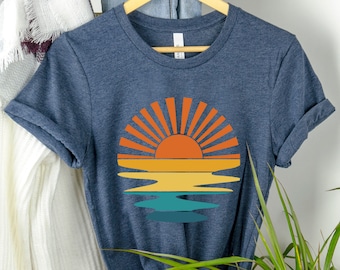 Retro Sunset Rays Wavy Shirt, Vintage Shirt, Retro Sunshine Shirt, Sun Rays Tee, Beachy Vibes Tee, Retro Summer Time , Sunset Tshirt